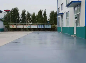 乐东彩色路面喷涂翻新的材料对冬季