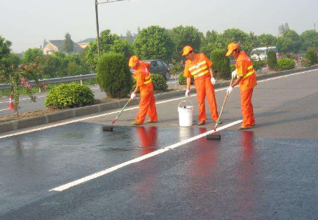 乐东 彩色路面喷漆维修改色的使用寿命有多长？